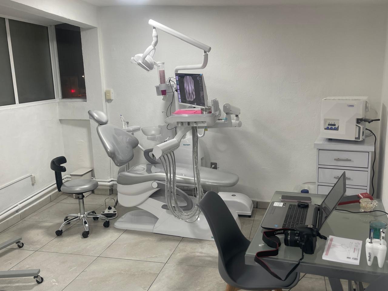 Consultorio con sillón dental